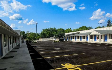 rodeway inn website.